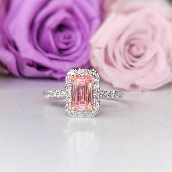 彩粉色祖母綠切割圍鑲襯石鑽石訂婚戒指 - LGR044