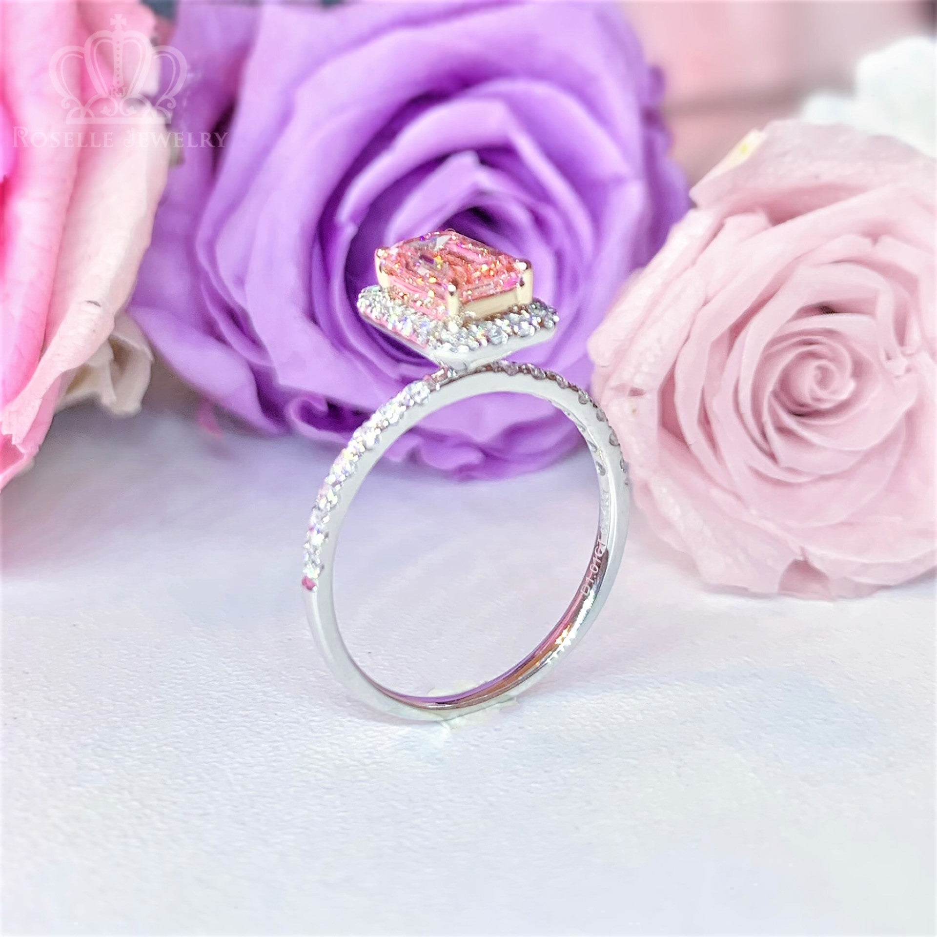 彩粉色祖母綠切割圍鑲襯石鑽石訂婚戒指 - LGR044